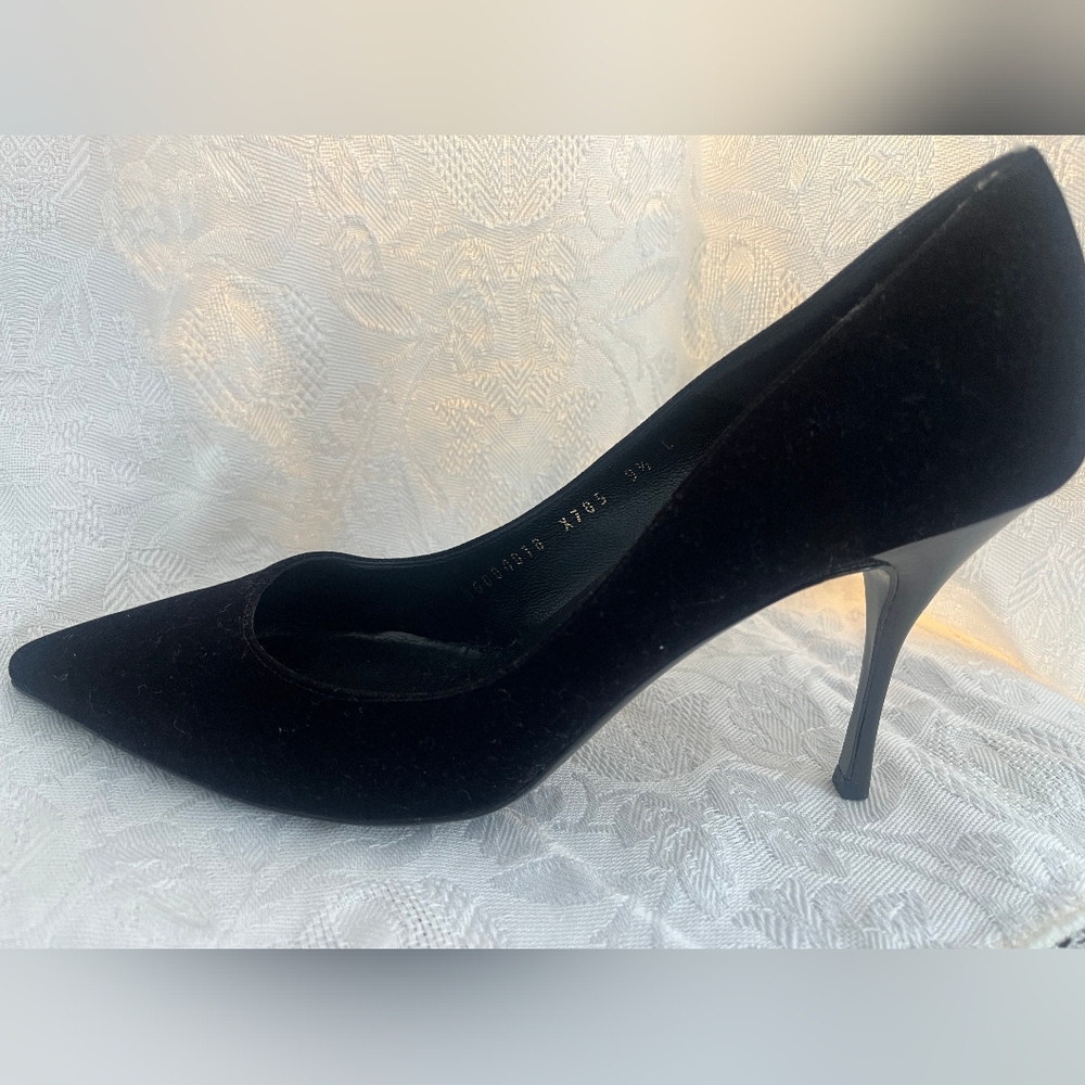 Salvatore Ferragamo Redia Black Suede Pointed Heels